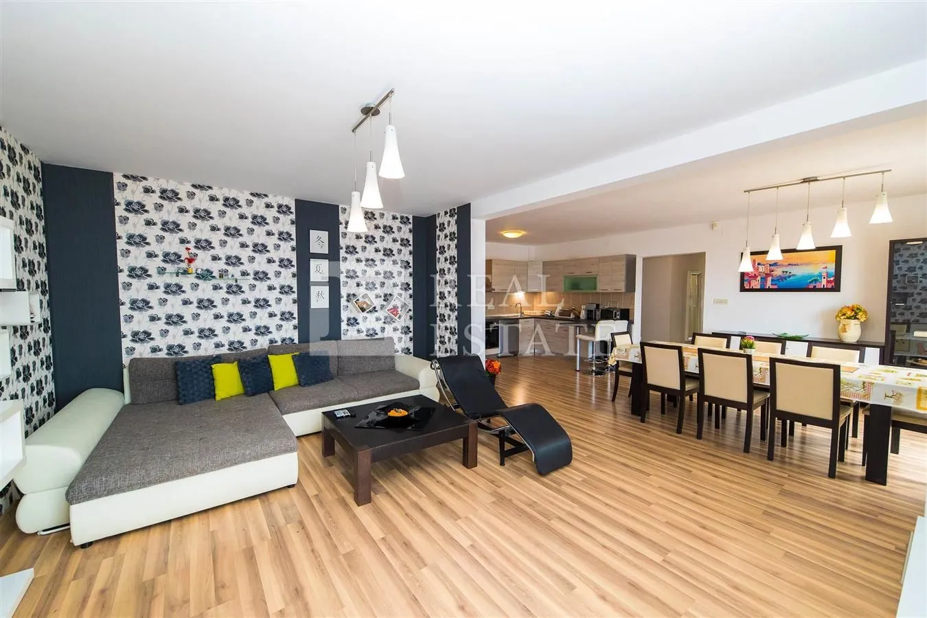 dramalj - apartmanska kuća 200m od mora - slika 9