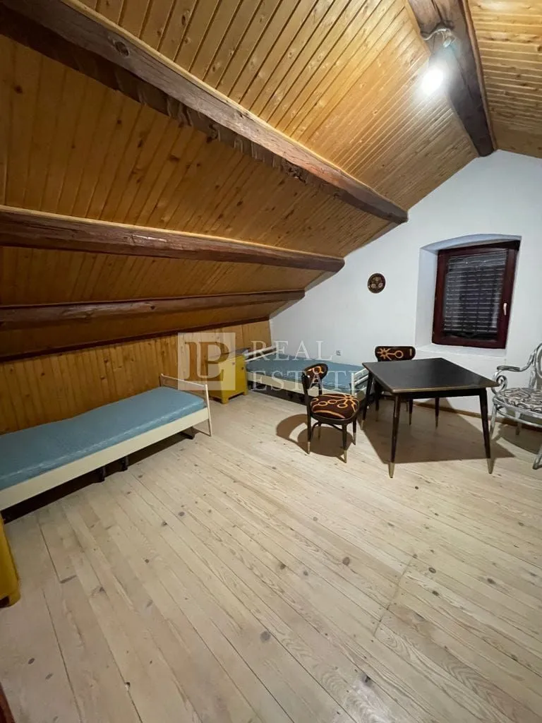 bribir - kuća s dvorištem - slika 15
