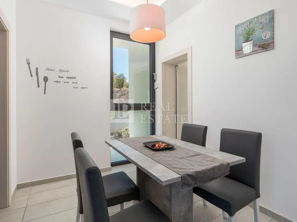 kostrena - moderna vila s bazenom - slika 24