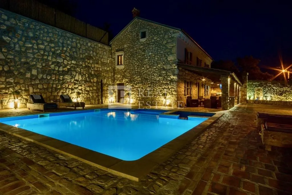 zaleđe crikvenice - kamena vila s bazenom - slika 3