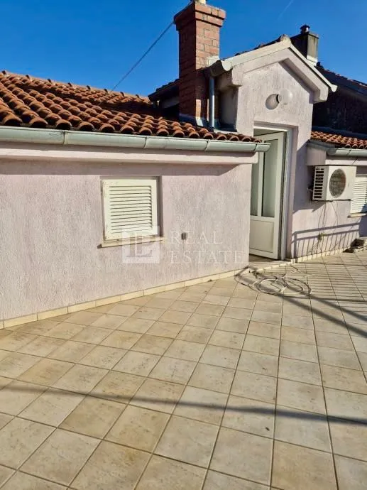 novi vinodolski - kuća na tri etaže s pogledom na more - slika 20