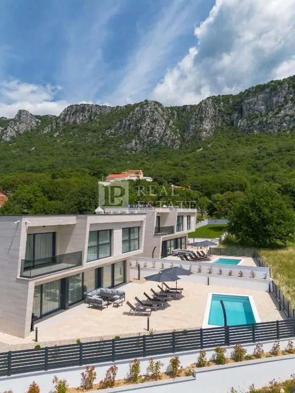 bribir - luksuzna vila s bazenom - slika 20