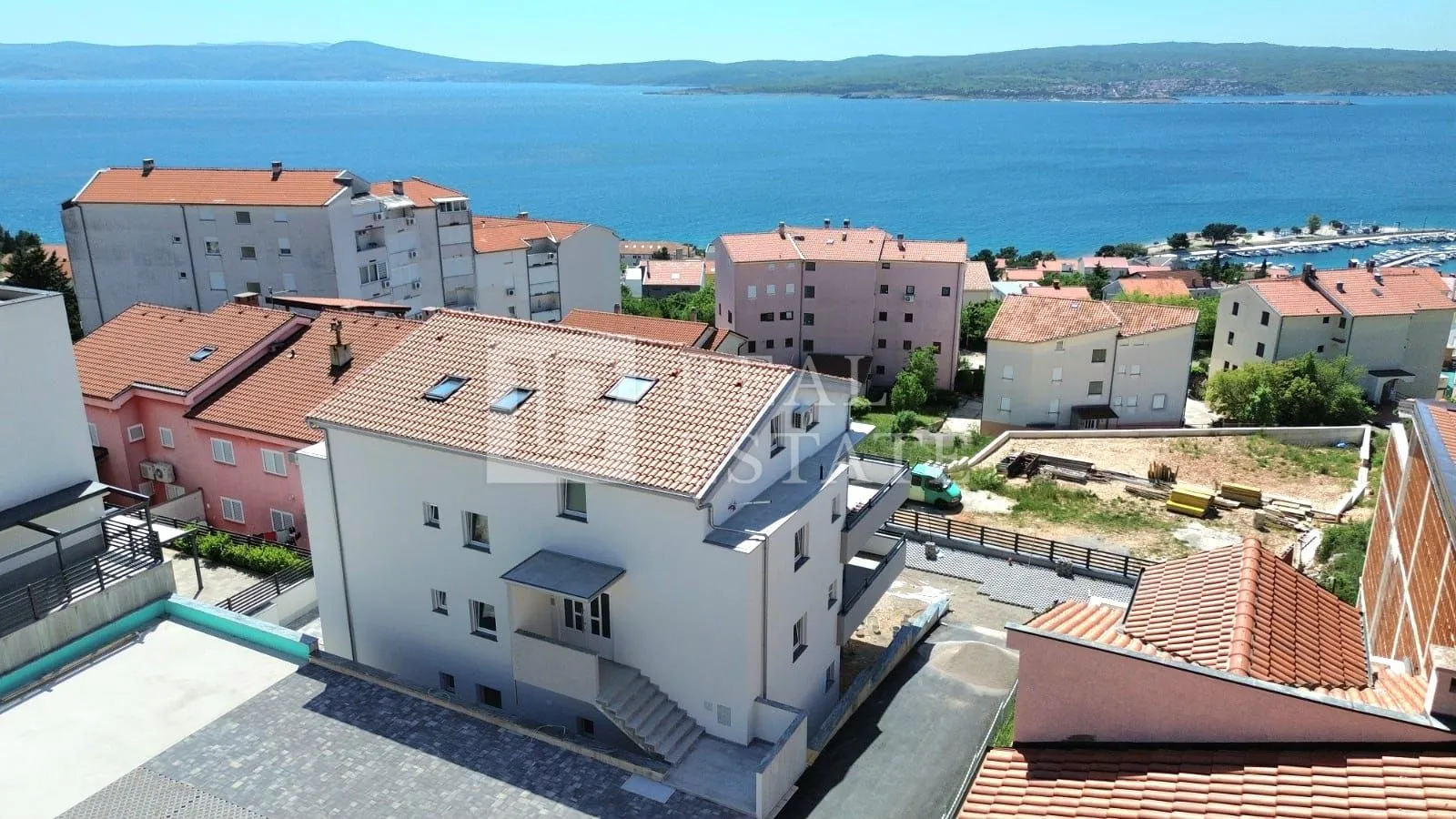 crikvenica - trosobni stan u luksuznoj novogradnji - slika 25