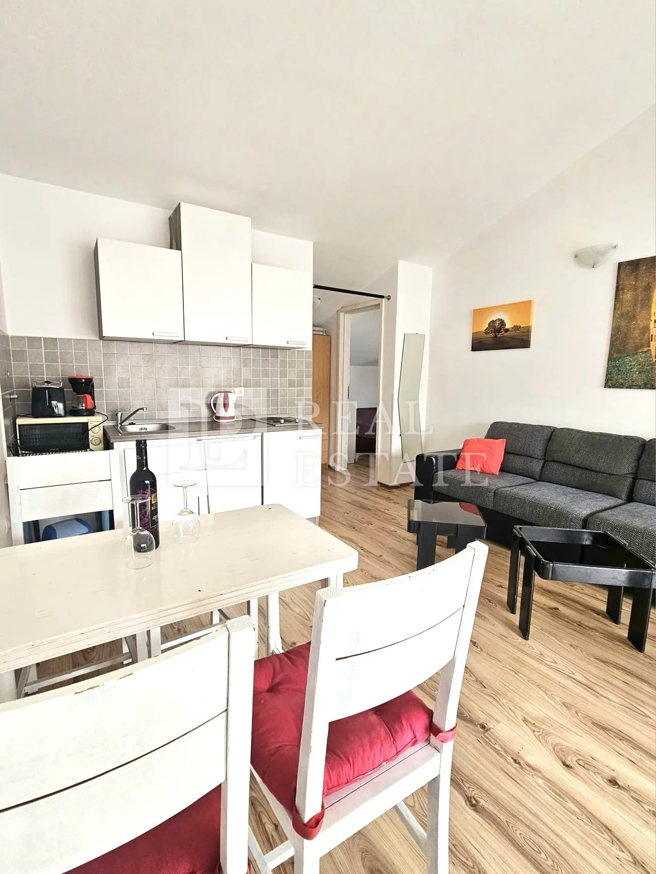 novi vinodolski - dva uređena stana površine 124 m2 - slika 3