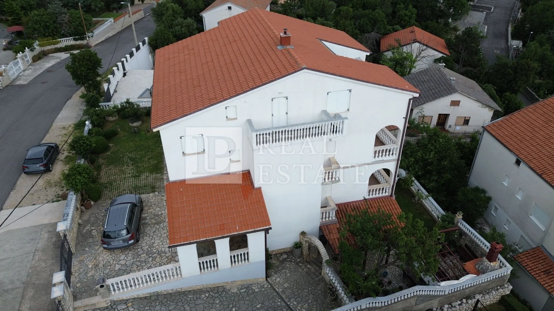 novi vinodolski - prostrana kuća 120 metara od mora - slika 7