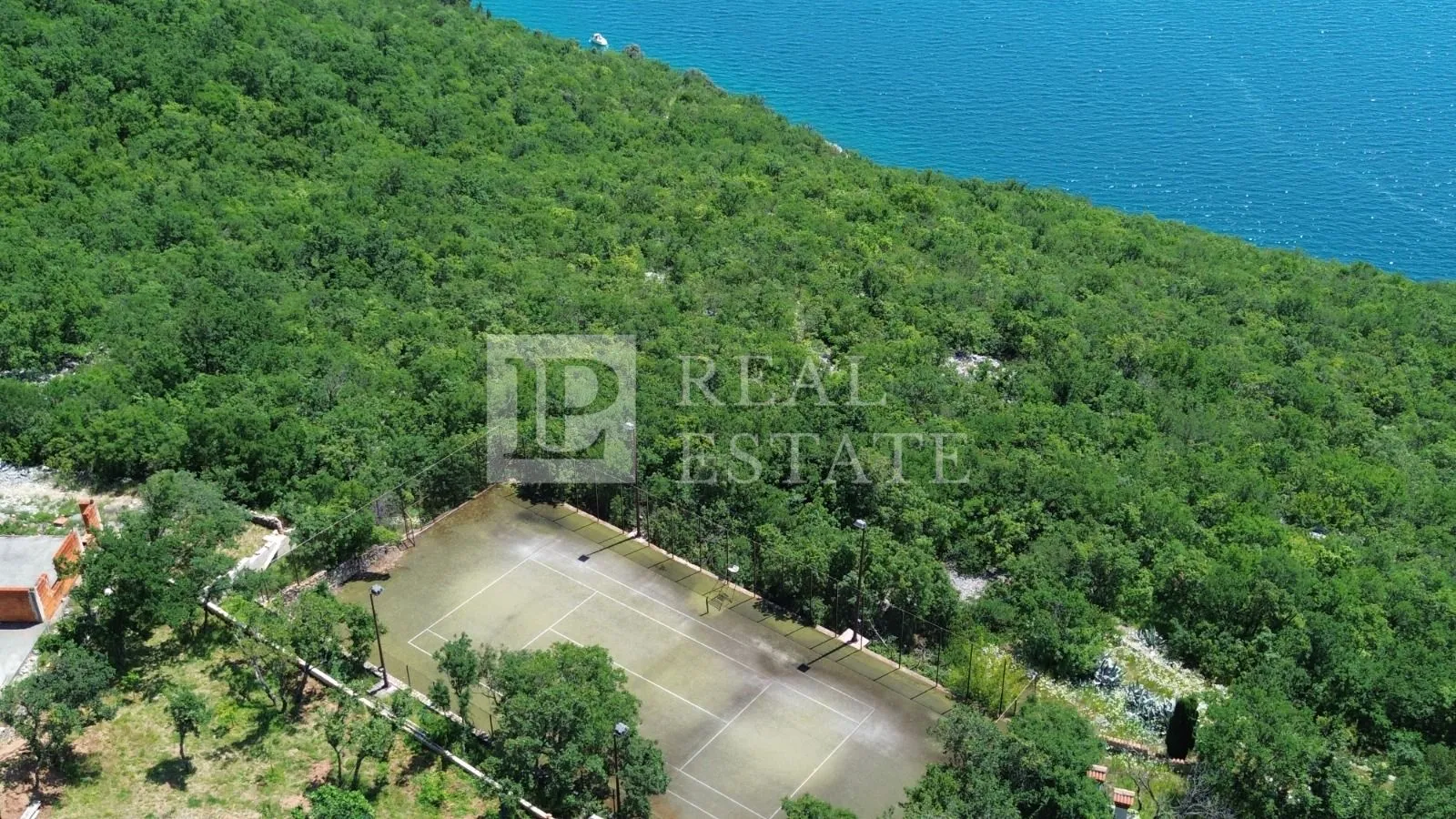 jadranovo - apartmanska vila s bazenom u prvom redu do mora - slika 8