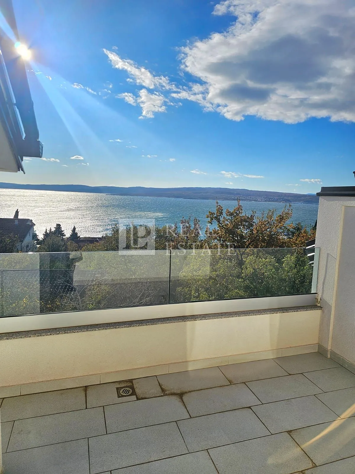crikvenica - dvoetažni stan u novogradnji 150m od mora - slika 8