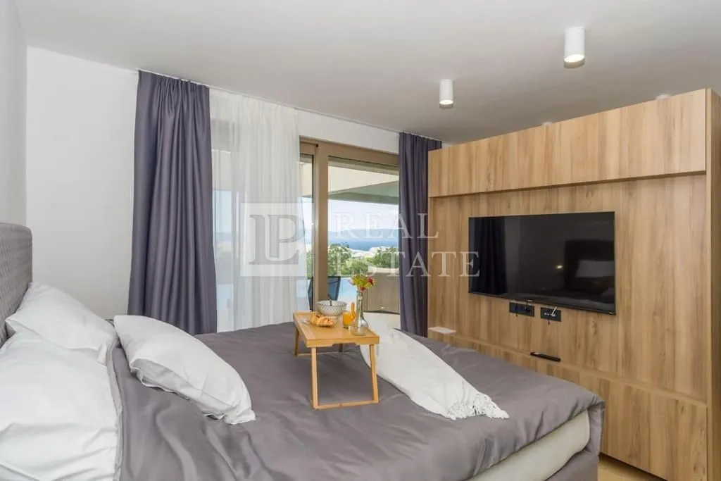 šmrika - moderna vila s bazenom - slika 26