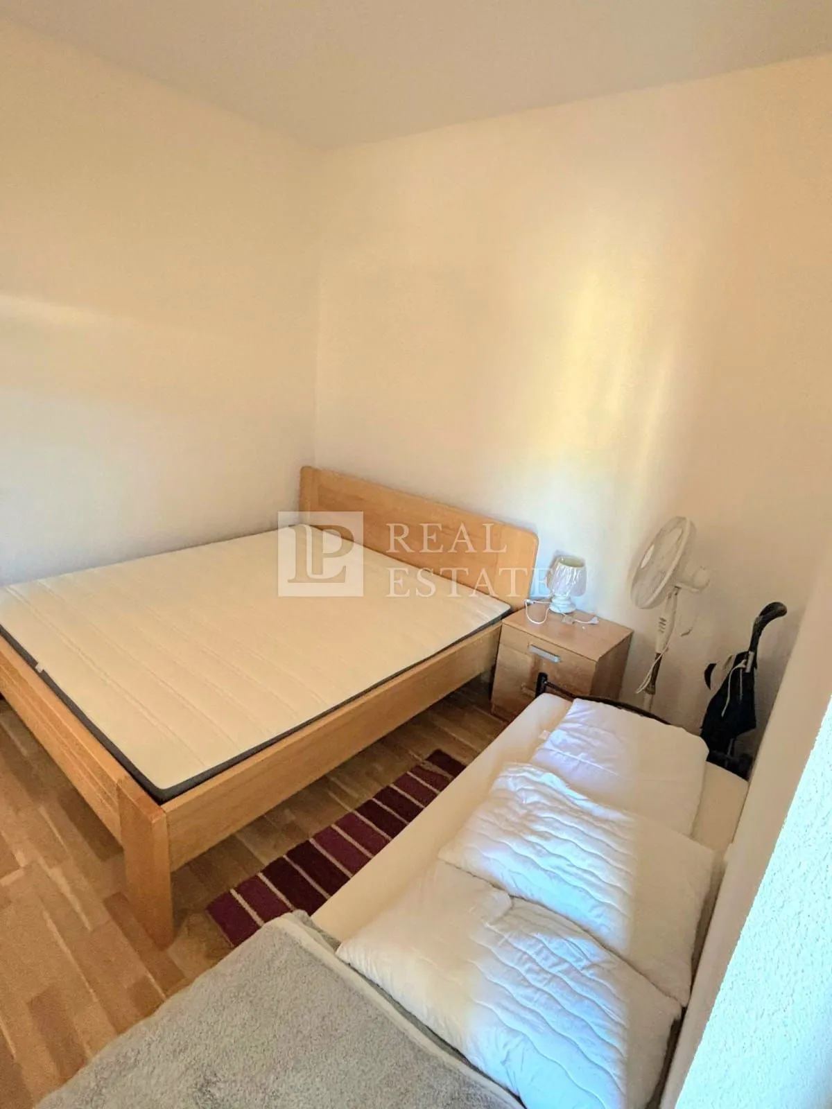 novi vinodolski - stan 2s+db s terasom - slika 7