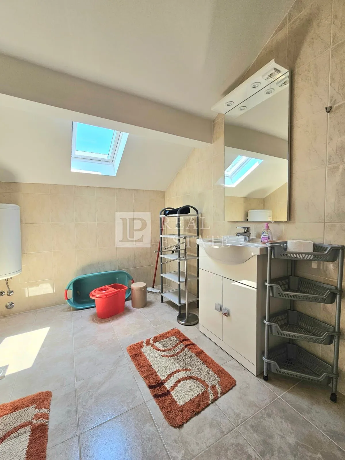 klenovica - apartman s vlastitim parkingom 300m od mora - slika 7