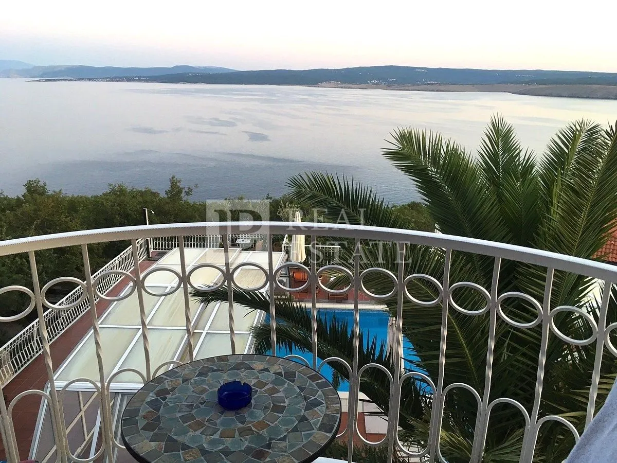 jadranovo - apartmanska vila s bazenom u prvom redu do mora - slika 22