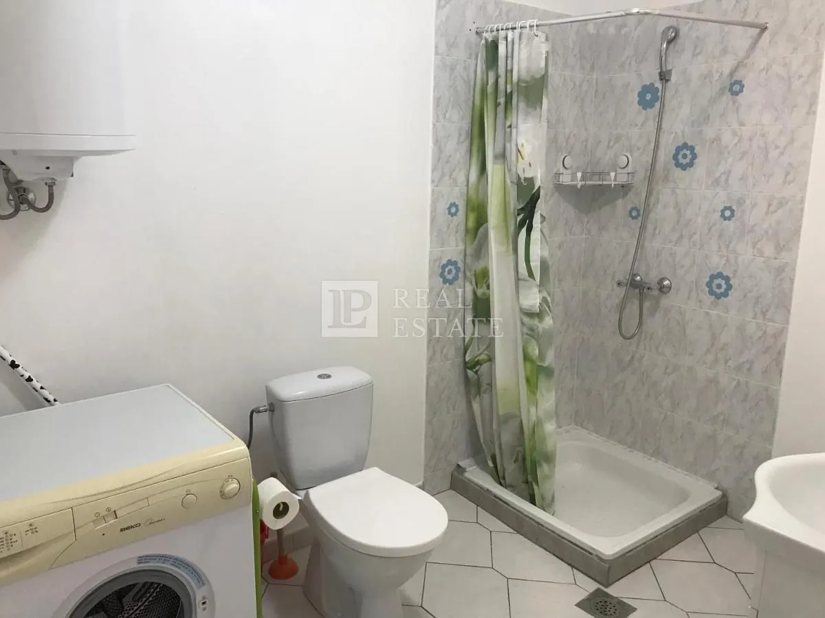 jadranovo - kuća s pet apartmana u blizini mora - slika 14