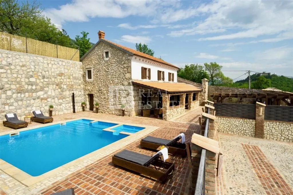 ZALEĐE CRIKVENICE - kamena vila s bazenom - Drivenik, Vinodolska općina