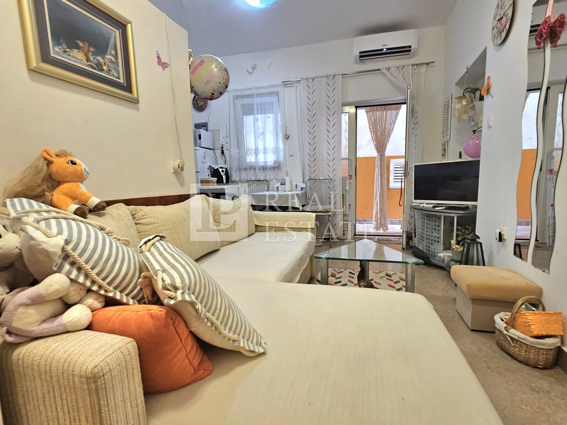 NOVI VINODOLSKI - jednosobni apartman u mirnom dijelu grada