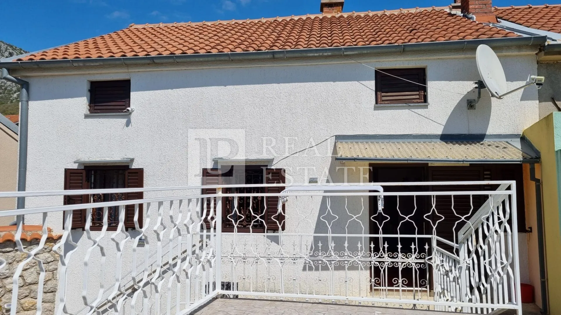 bribir - kuća s dvorištem - slika 8