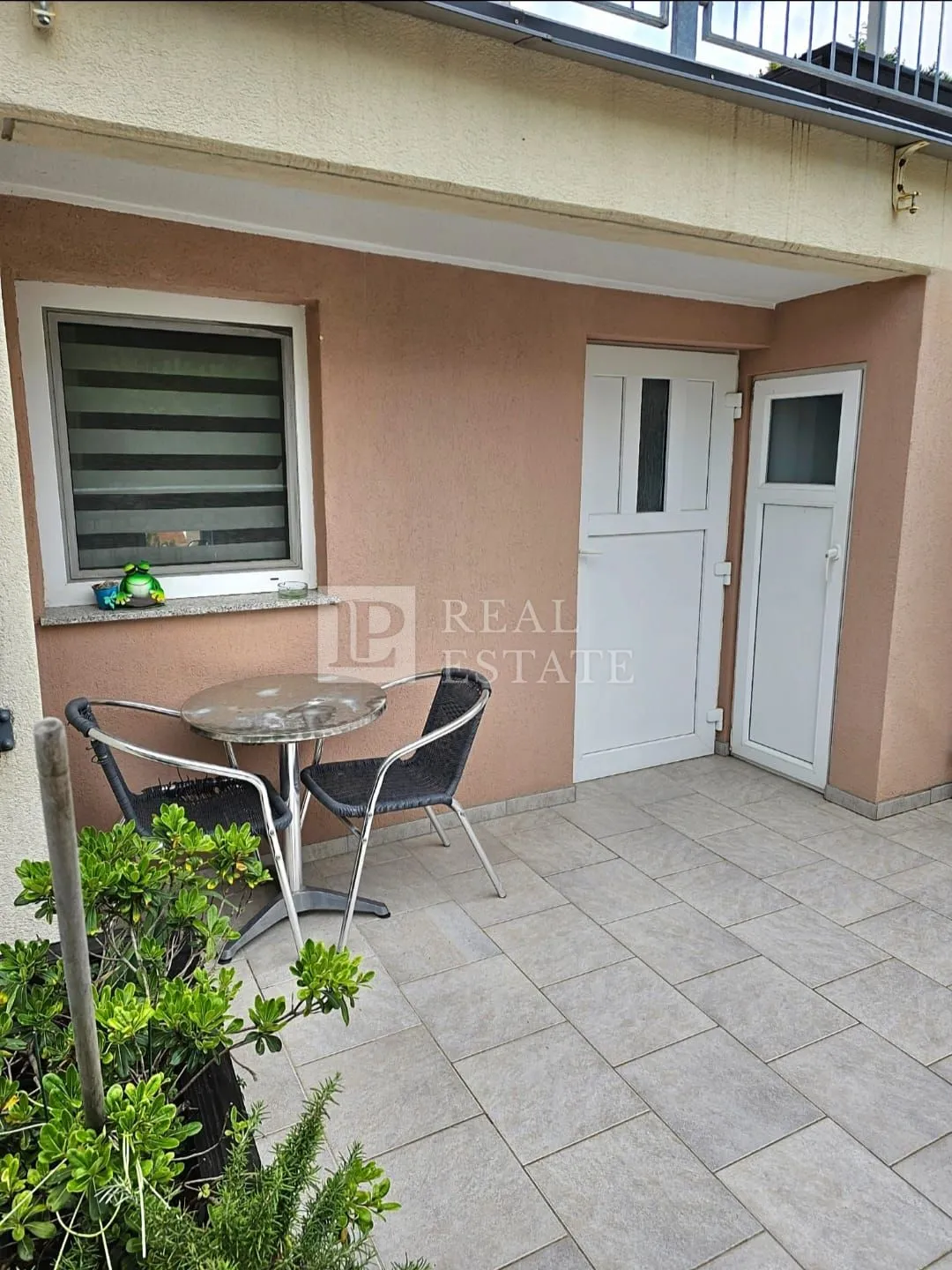 crikvenica - kuća s dva apartmana - slika 3