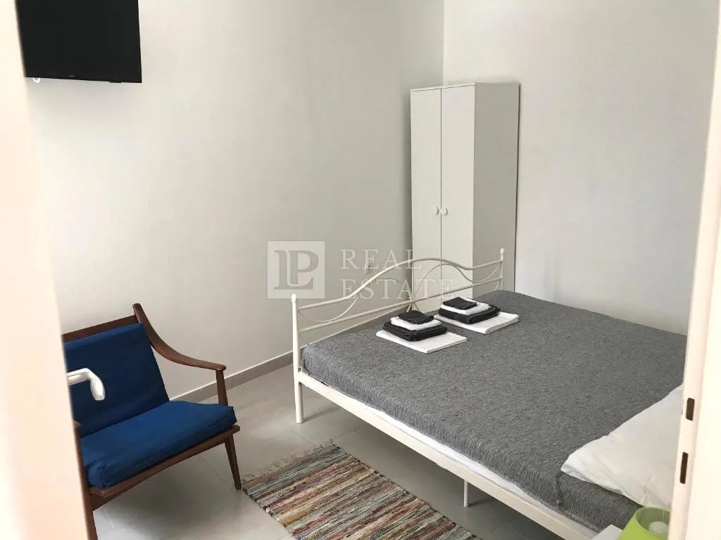 jadranovo - kuća s pet apartmana u blizini mora - slika 27