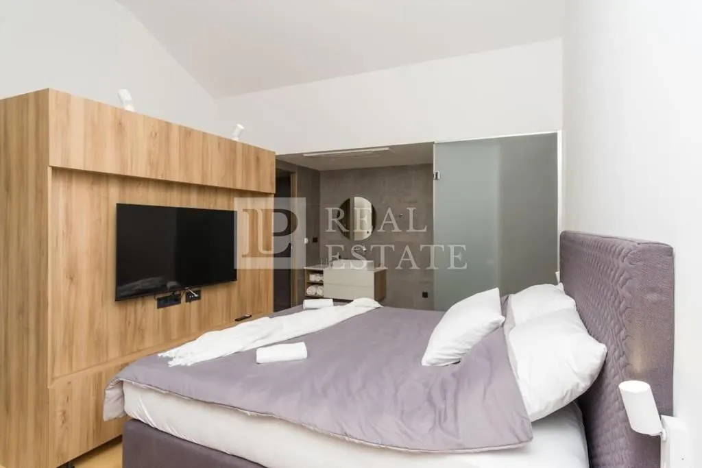 šmrika - moderna vila s bazenom - slika 21