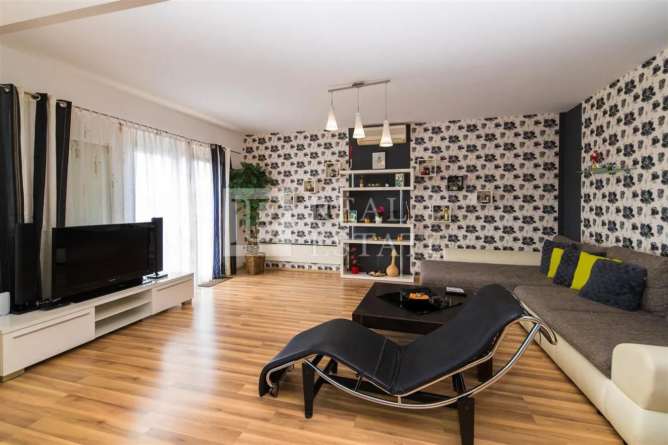 dramalj - apartmanska kuća 200m od mora - slika 17