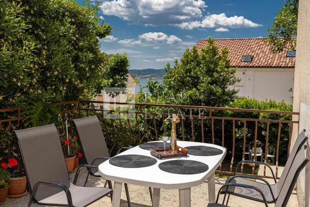 crikvenica - dva stana na odličnoj lokaciji - slika 7