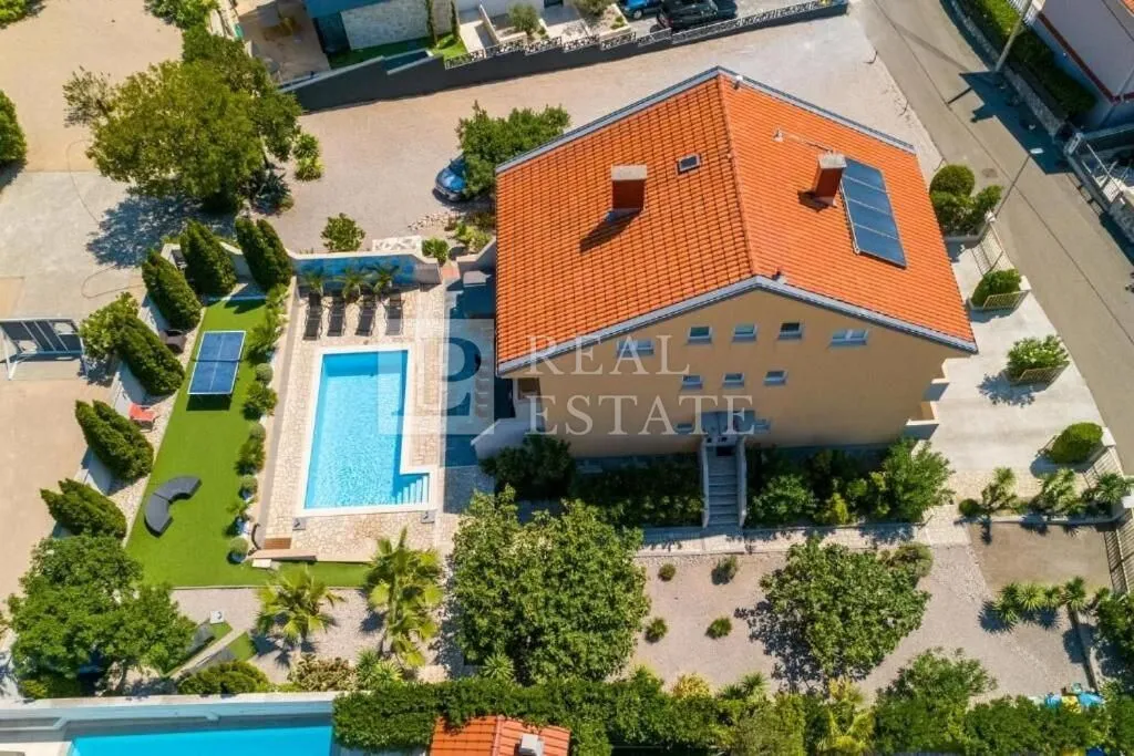 crikvenica - samostojeća kuća s bazenom - slika 13