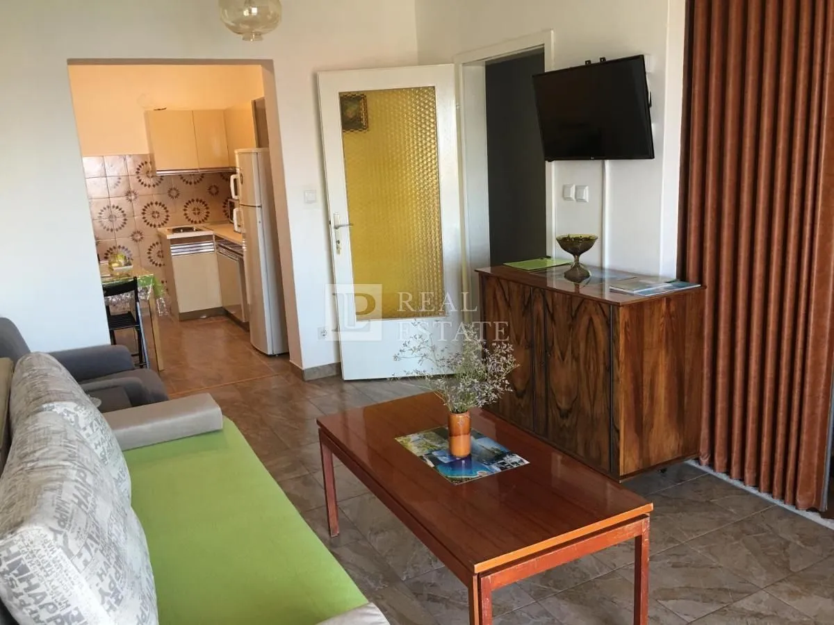 jadranovo - kuća s pet apartmana u blizini mora - slika 12