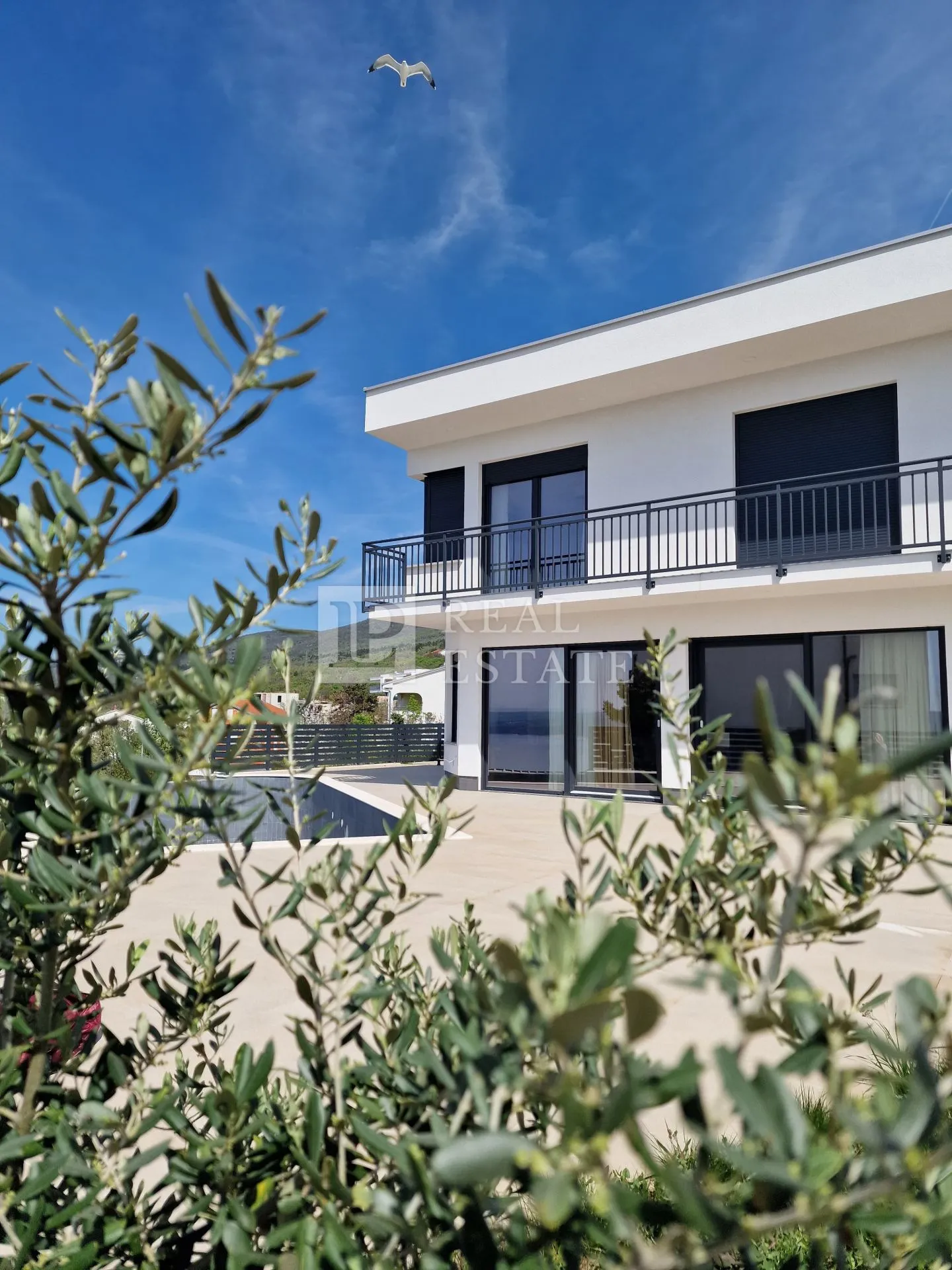 crikvenica - novogradnja s bazenom - slika 32