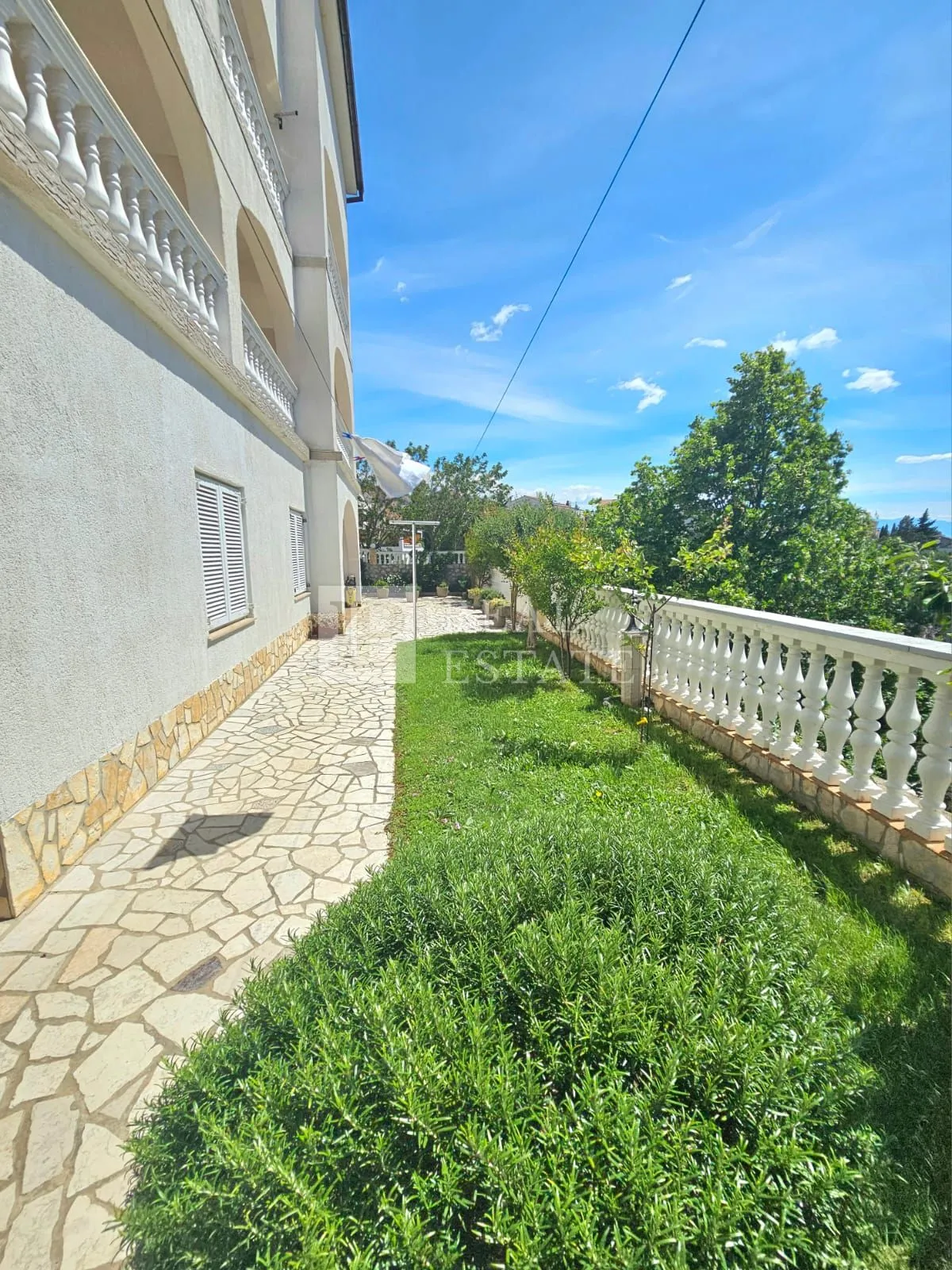 novi vinodolski - prostrana kuća 120 metara od mora - slika 22