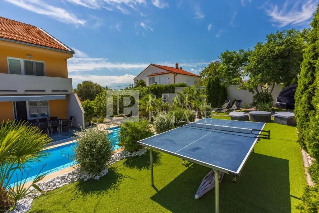 crikvenica - samostojeća kuća s bazenom - slika 15