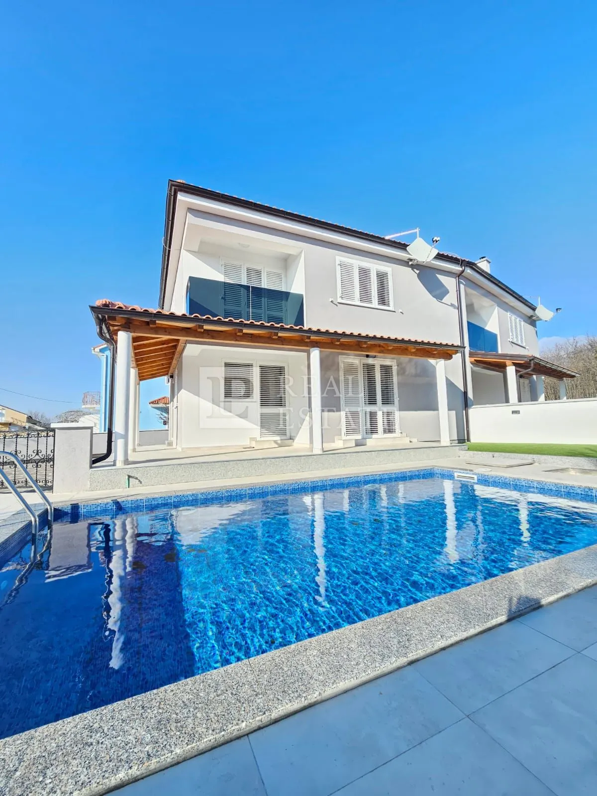 JADRANOVO - predivna novogradnja s grijanim bazenom - Jadranovo, Crikvenica