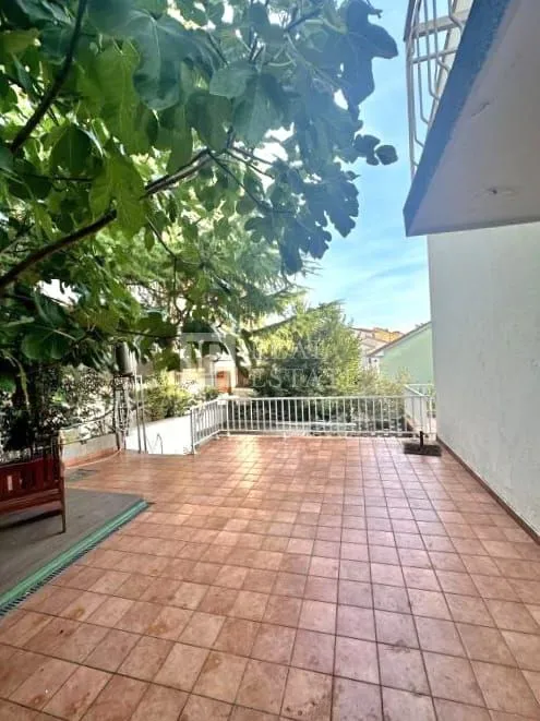selce - dvojna kuća 200 metara od mora - slika 18
