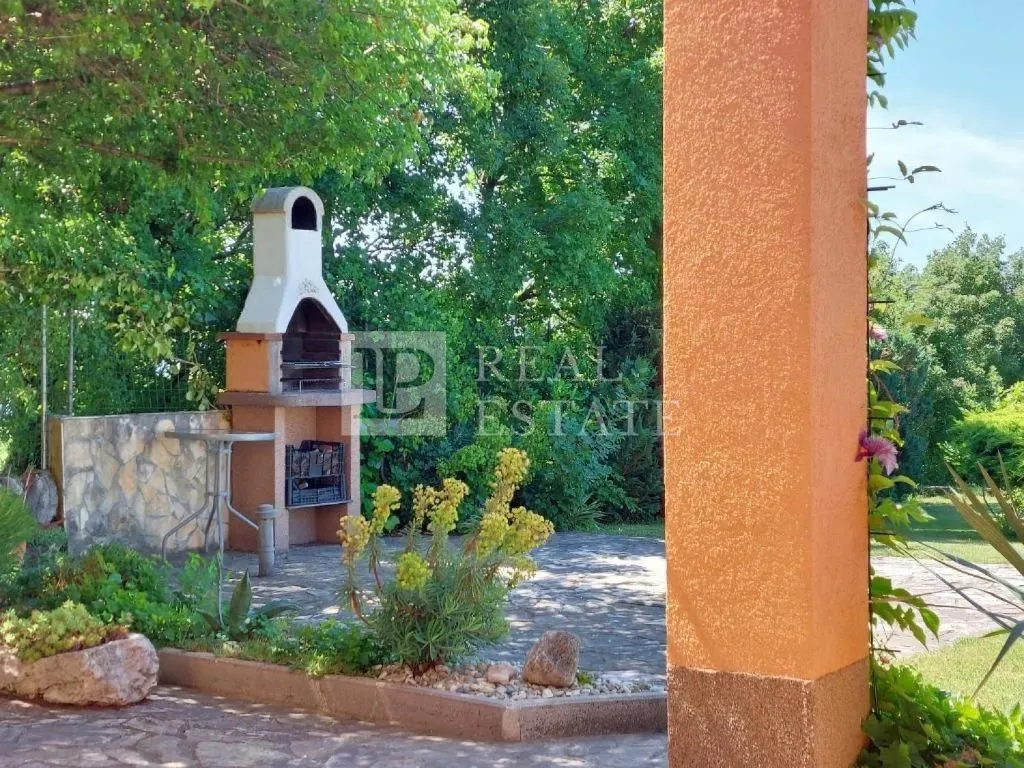 šmrika - predivno uređena vila na prostranom imanju s pogledom na more - slika 18