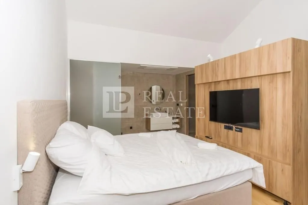 šmrika - moderna vila s bazenom - slika 25