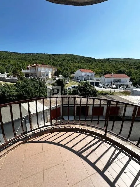 selce - dvosoban stan s lođom i balkonom na mirnoj lokaciji - slika 9