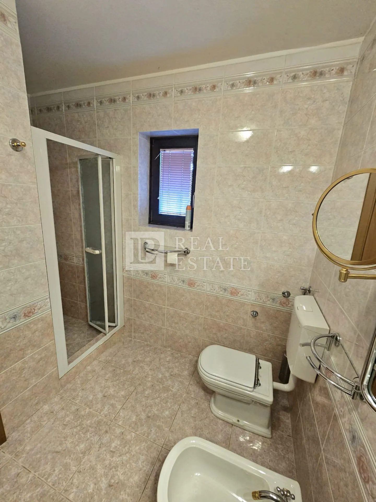 jadranovo - apartmanska vila s bazenom u prvom redu do mora - slika 20