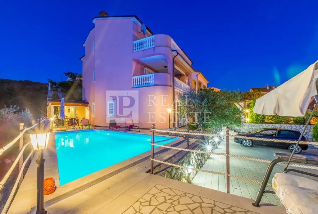 CRIKVENICA - vila s bazenom i fantastičnim pogledom