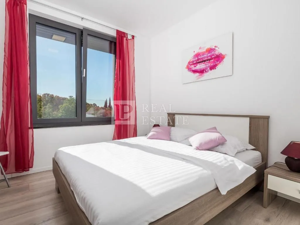 kostrena - moderna vila s bazenom - slika 21