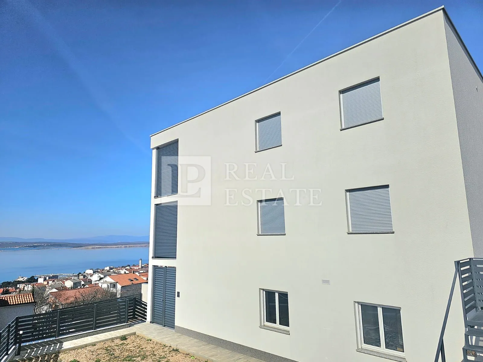 crikvenica - potpuno namješteni stan u modernoj novogradnji - slika 9