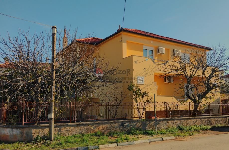 zadar-petrići, samostojeća katnica sa 3stana+garaža - slika 2
