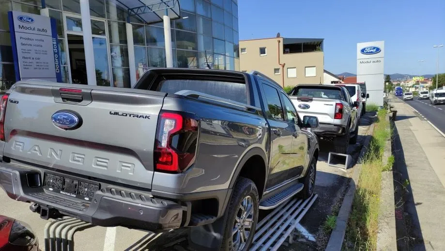 ford ranger d. cab wildtrak 4wd 2.0 tdci a_m automatik - slika 3