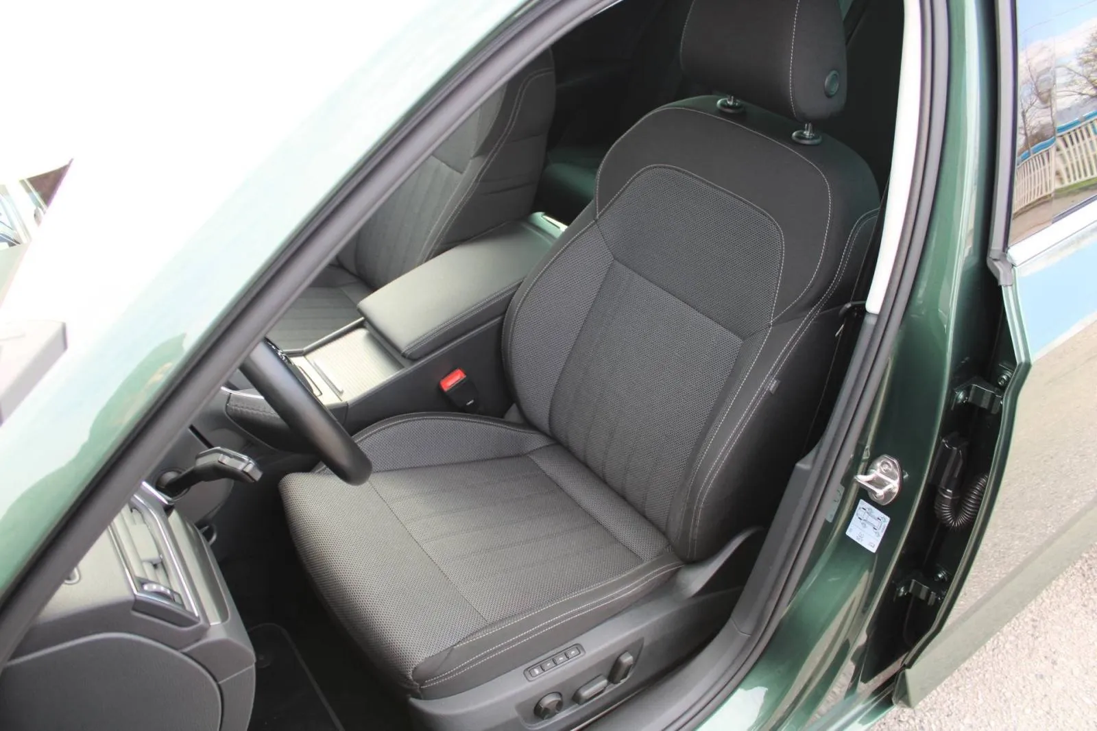 škoda superb combi 1.4 tsi iv automatik *led, navigacija, kamera* - slika 12