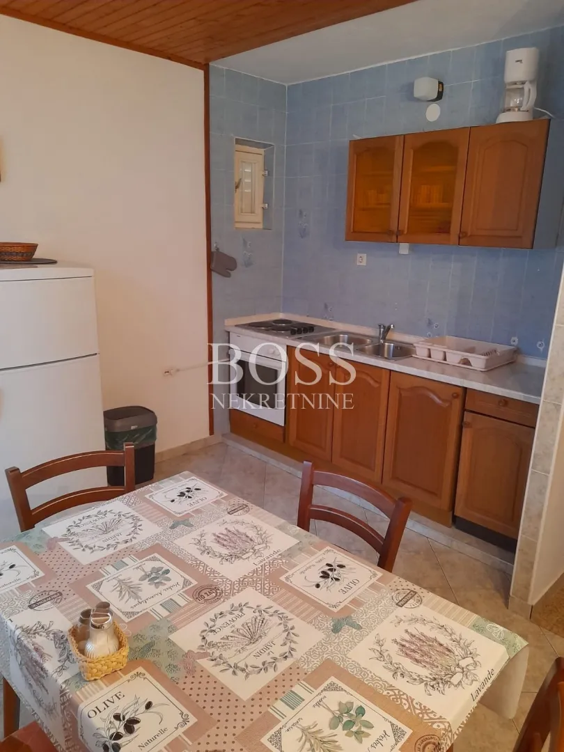 rab, samostojeća kuća 320m2, prilika! - slika 5