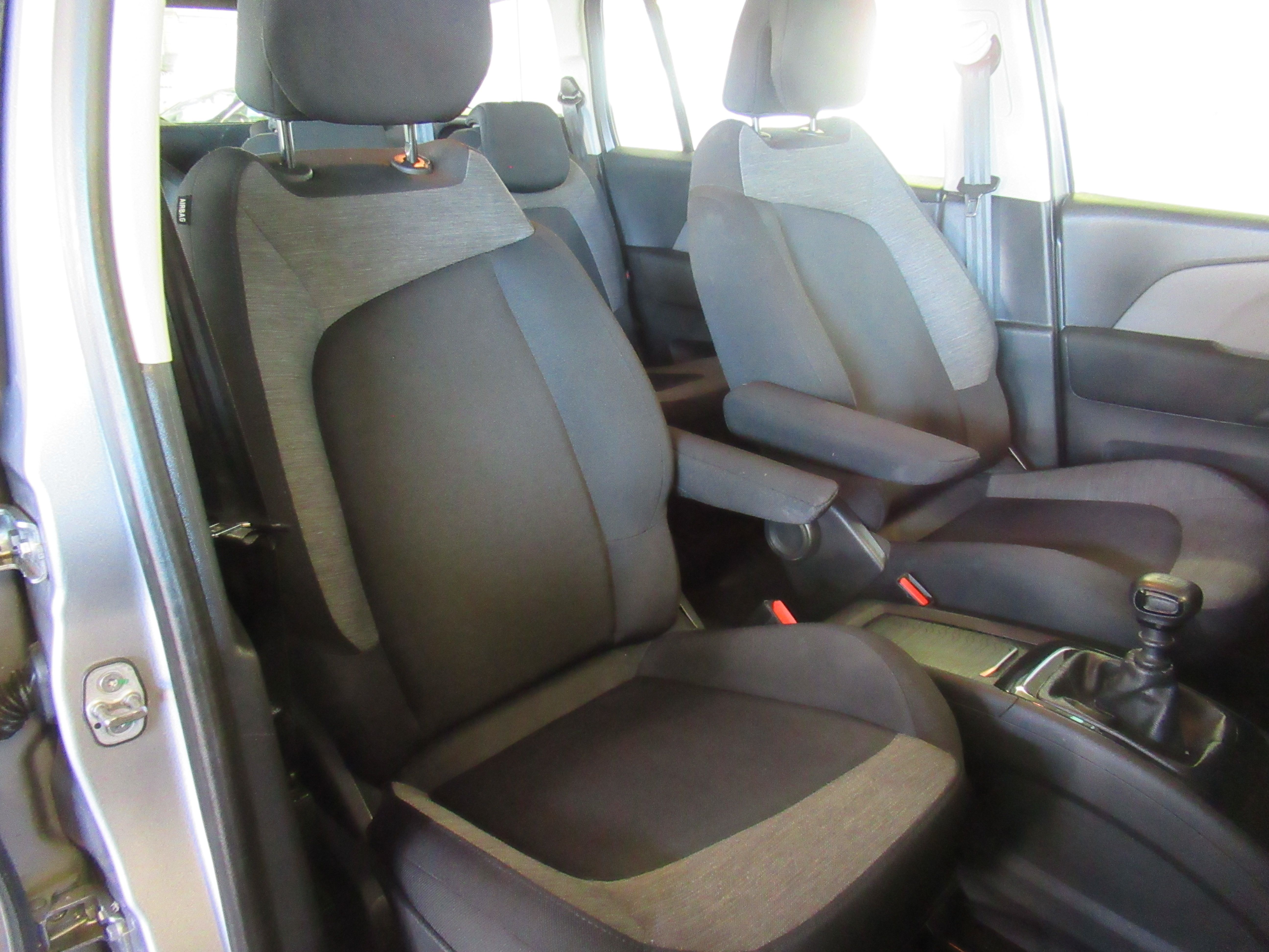 citroen c4 grand space tourer 130 km, 7 sjedala, navi - slika 7