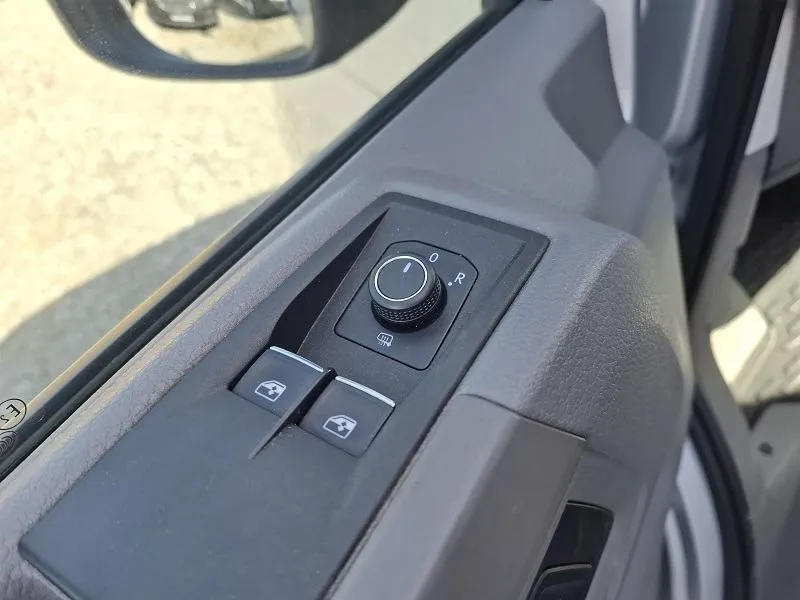 volkswagen crafter 2.0 tdi*140ks*automatik*klima*webasto*krovni nosači - slika 11