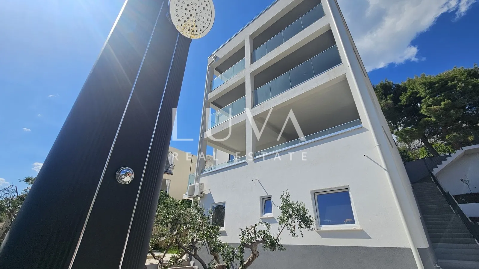 omiš, jesenice, penthouse s 134 m2 krovne terase sa pogledom na more - slika 36
