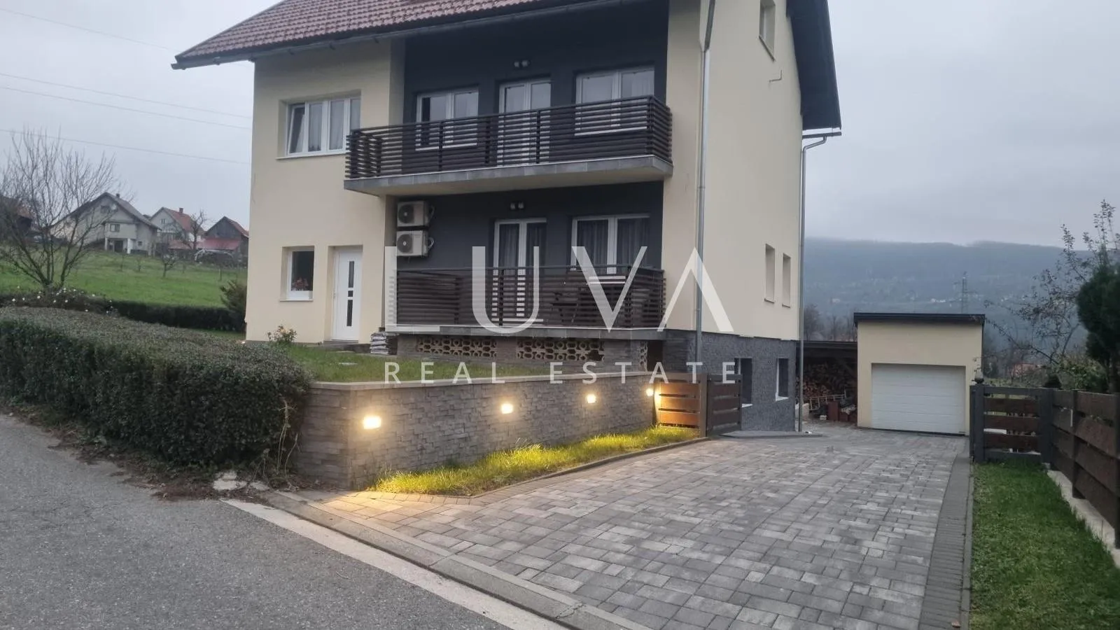 vrbovsko, prostrana kuća 200 m2 za prodaju - slika 2