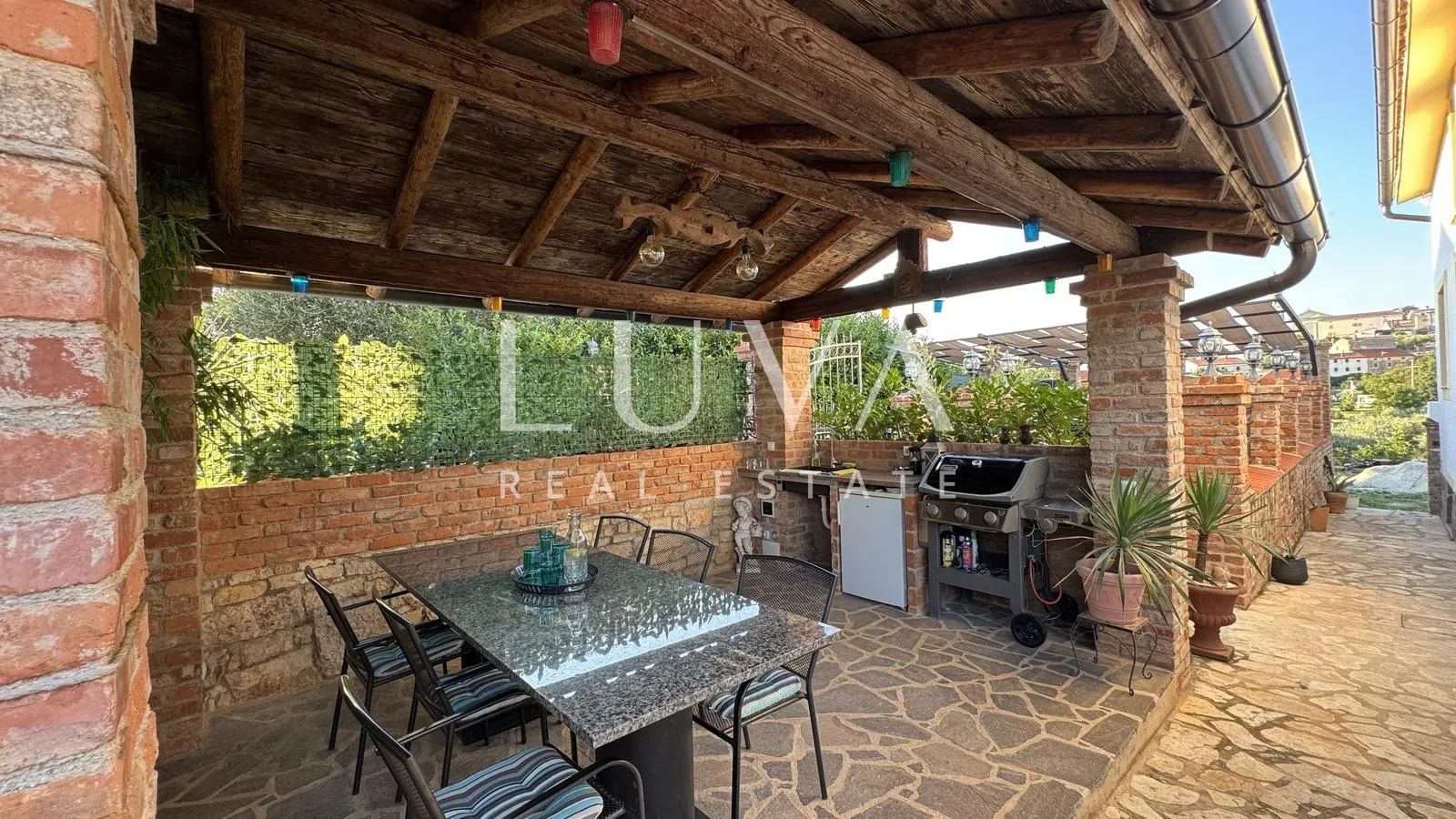 istra, višnjan, rustikalna kuća s tri apartmana, 580m2 - slika 18