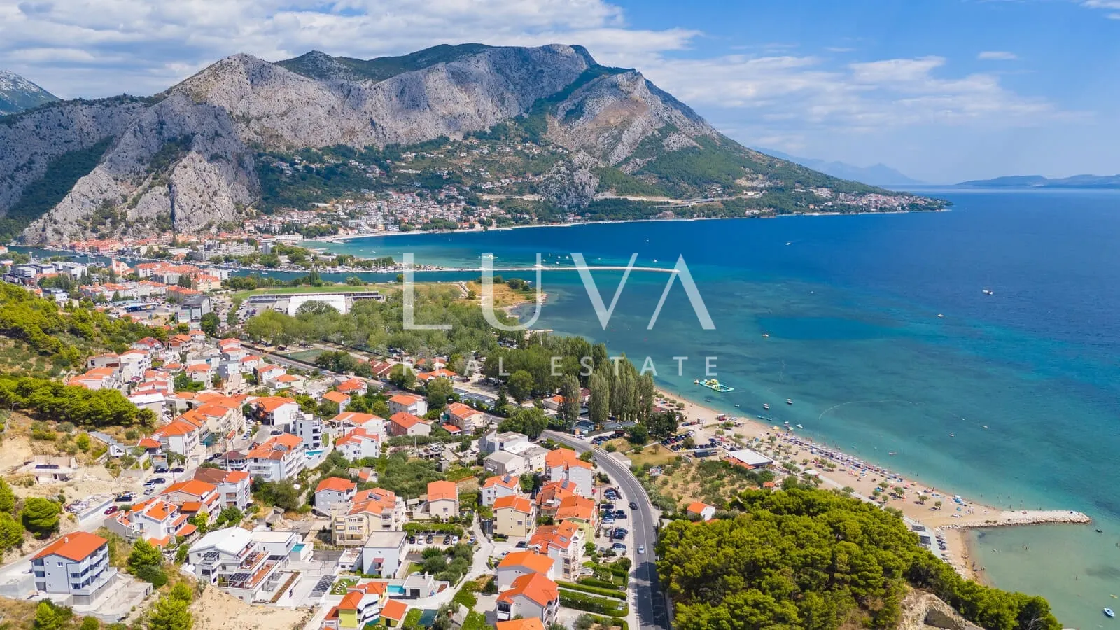 duće, omiš, luksuzni resort s 4 velika apartmana i bazenom uz more na prodaju - slika 4
