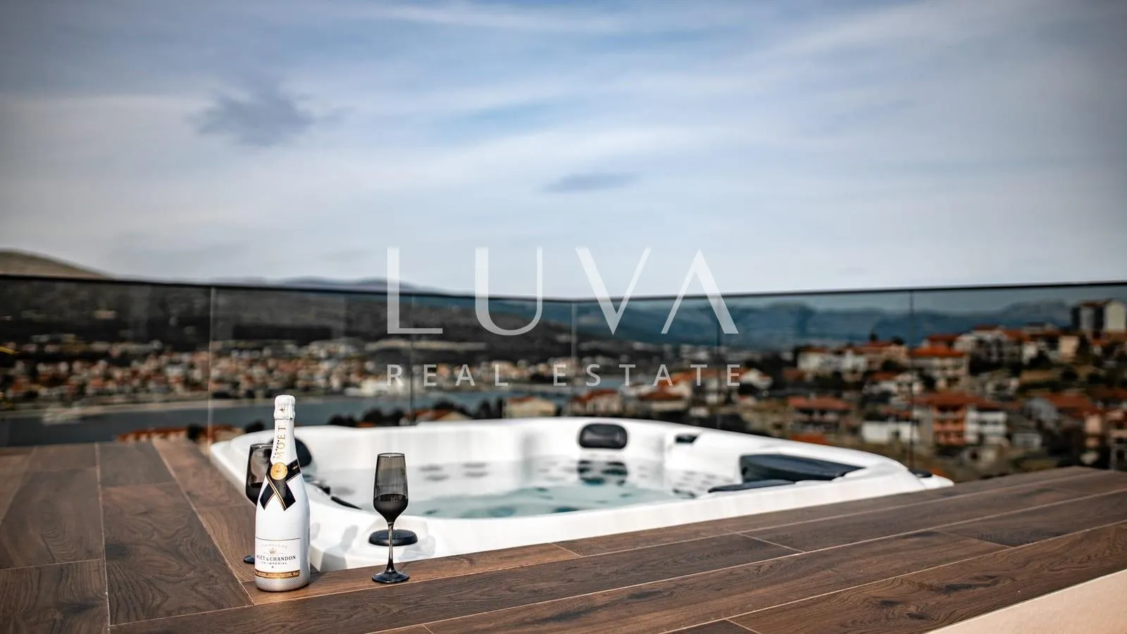 trogir, luksuzna vila s bazenom i pogledom na more na prodaju - slika 2