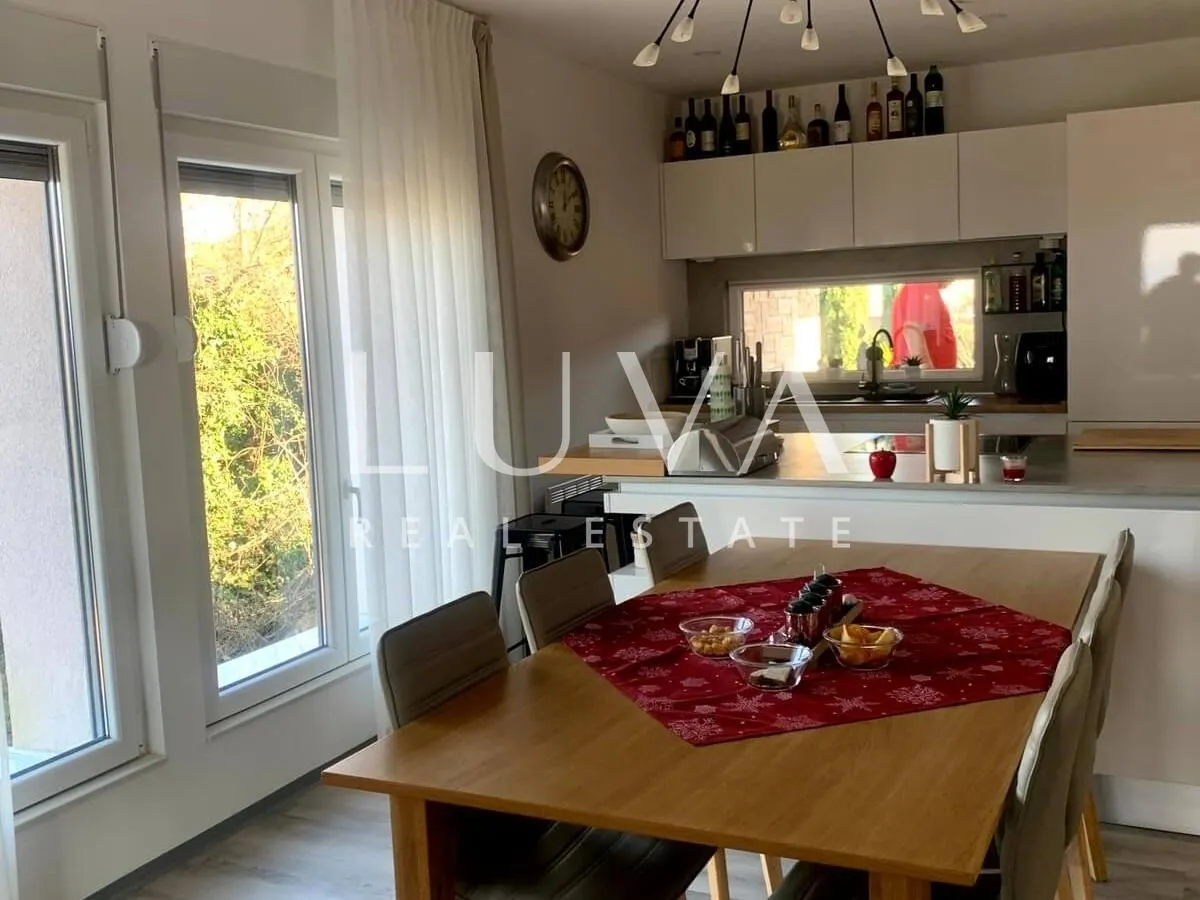 malinska, krk, kuća s bazenom i pogledom na more na prodaju - slika 8